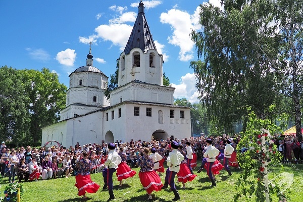 Туристско-информационный центр приглашает на Областной фольклорный праздник «Тихвинская ярмарка-2022»