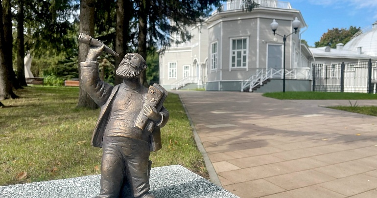 Десять миниатюрных бронзовых фигурок «Пензяки‑добряки» установлены на своих местах Десять миниатюрных бронзовых фигурок «Пензяки‑добряки» установлены на своих местах
