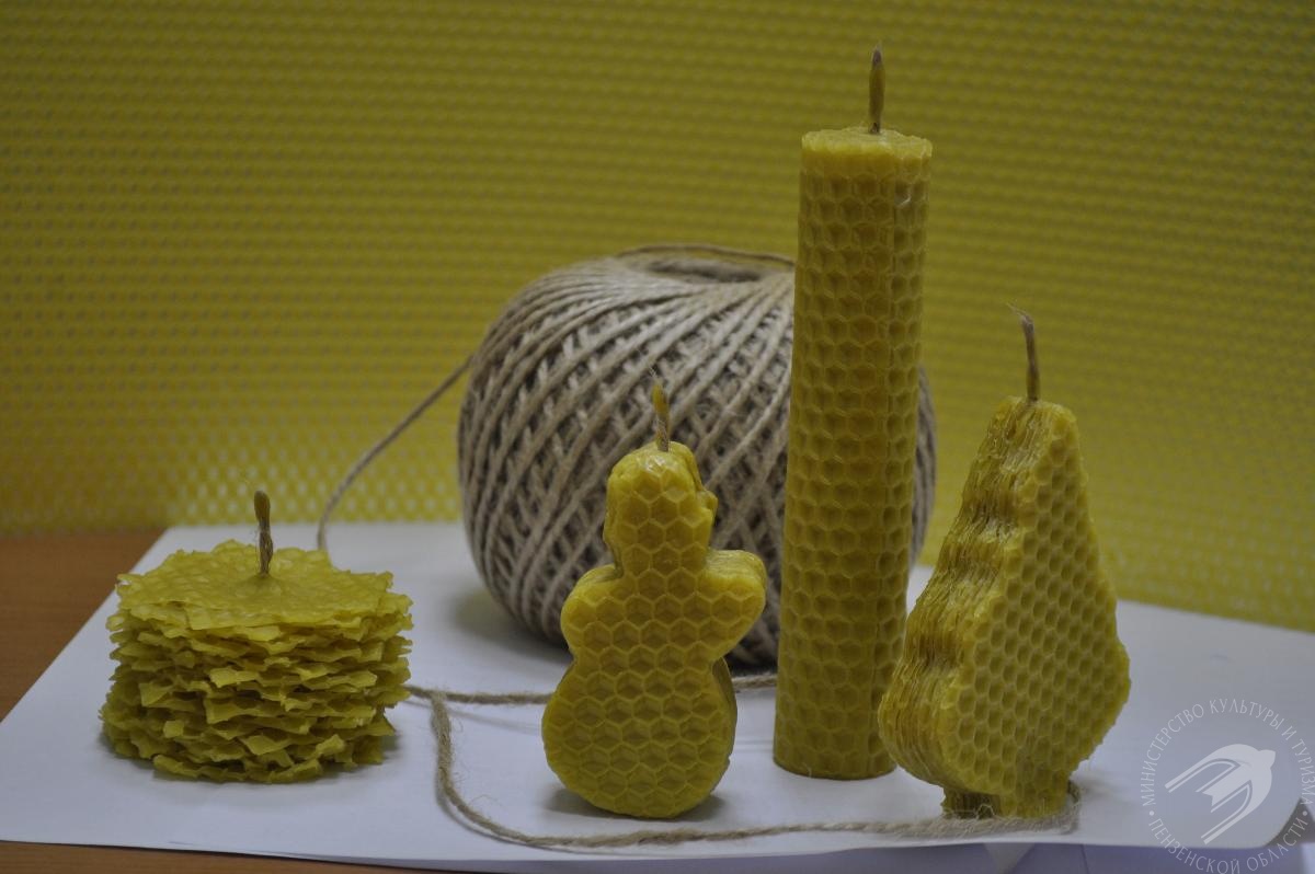 How to make a rolled beeswax candles 