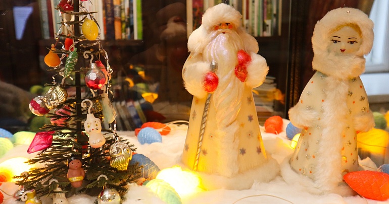 Выставка новогодних игрушек времен СССР Выставка новогодних игрушек времен СССР